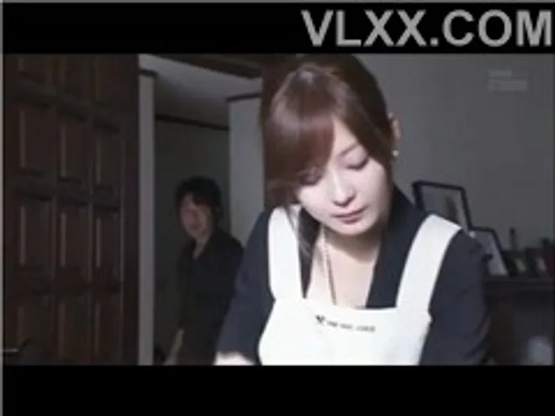 Anh xã đi công tác, vợ yêu ở nhà bị người tình của chị gái cưỡng hiếp